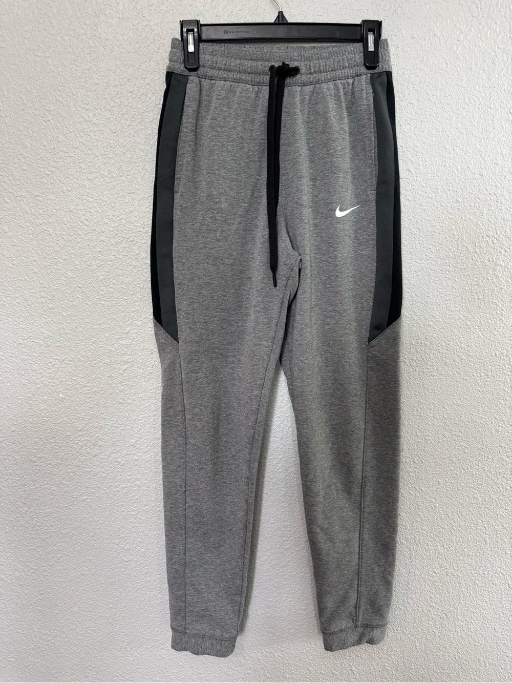 Nike | Showtime Therma-Fit Basketball Joggers | Heather Grey | Size Small